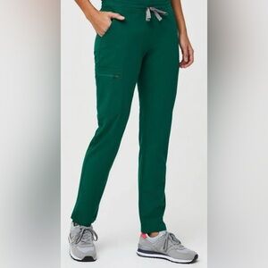 FIGS Women's High-Waisted Yola Skinny Scrub Pants, size XL, hunter green.